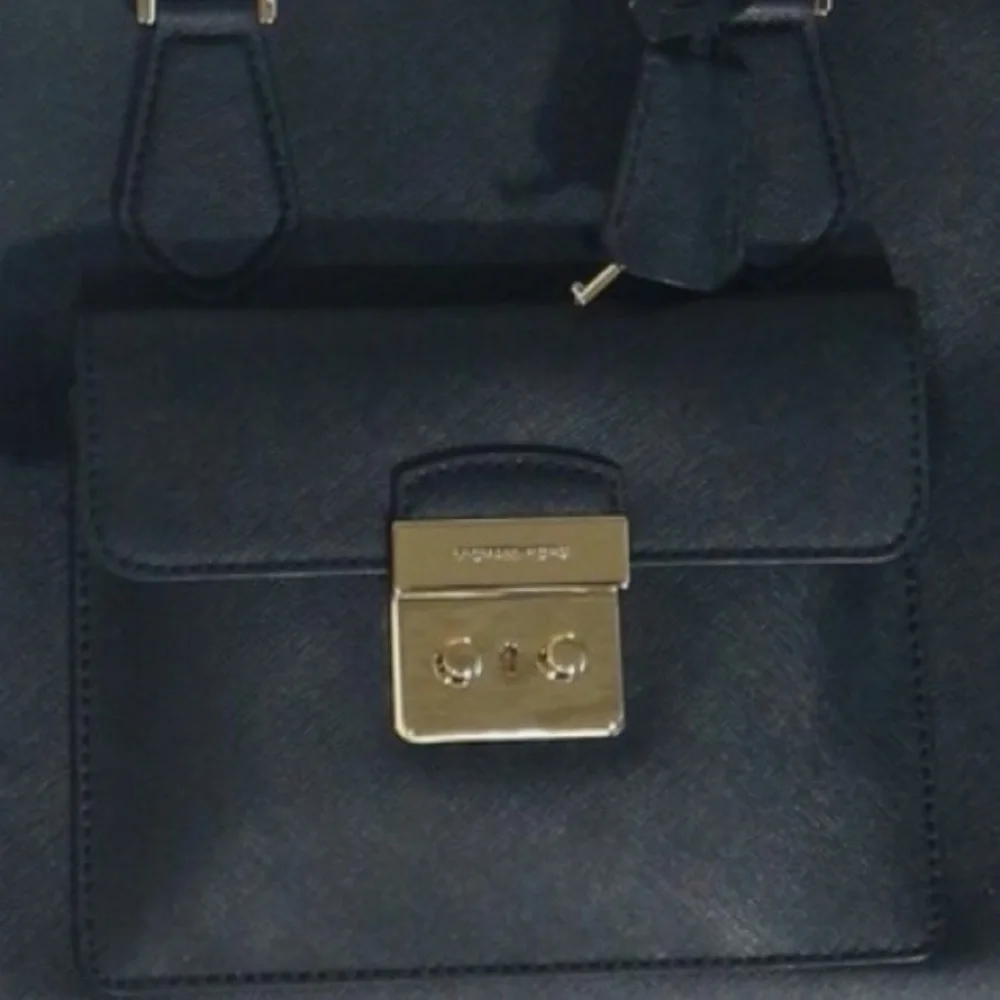 Michael Michael Kors Bridgette Medium East West Leather Tote Bag Black Gold